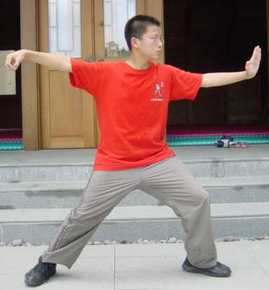 pose13.jpg (13886 bytes)